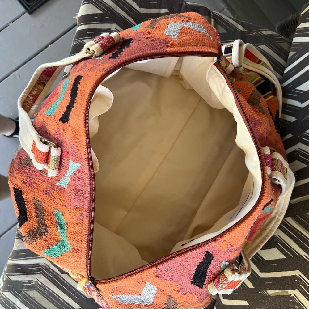 Panache Apparel Colorful Chevron Patterned Women's Bag - Picture 5 of 8